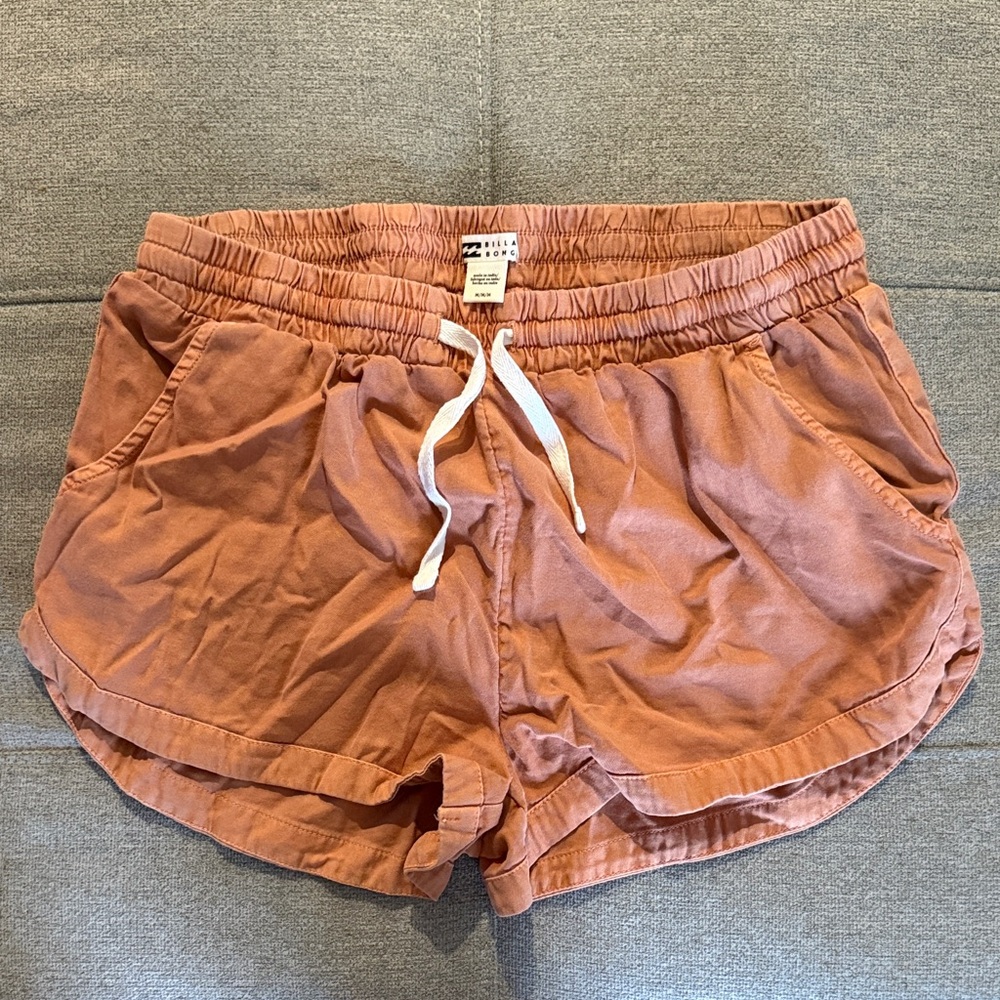 Billabong Women's drawstring Shorts in Rust